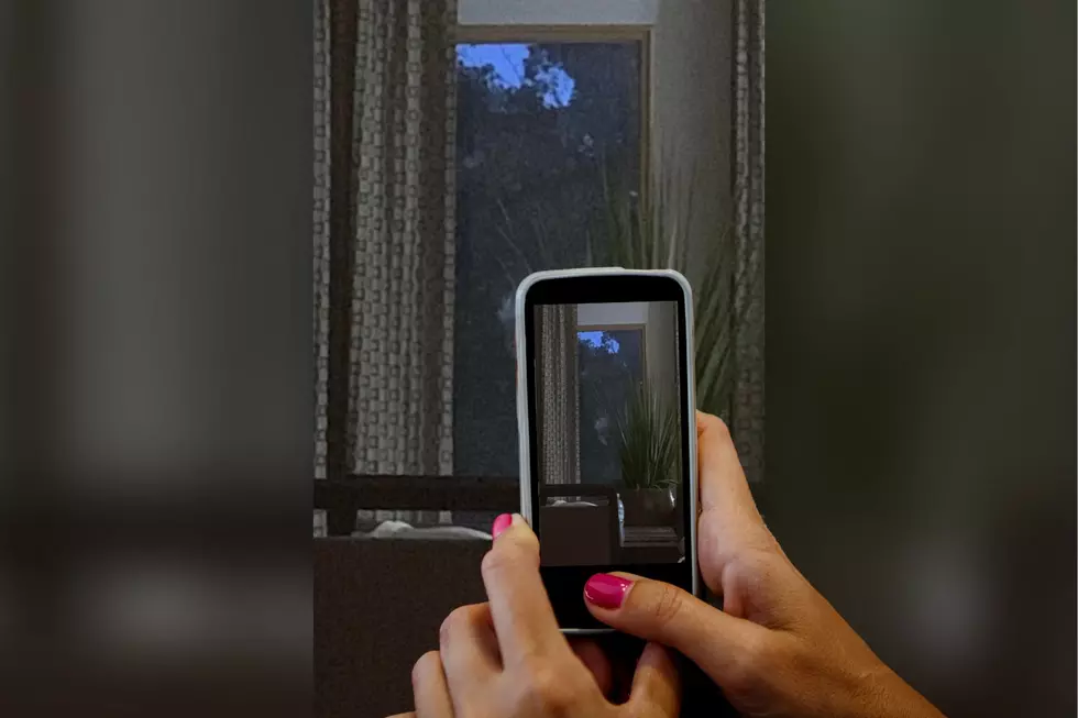 Kentucky Woman Sees Creepy Demon Like Image Peering in Through Window