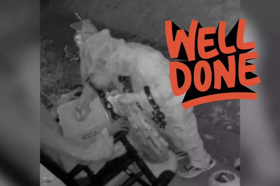 Indiana Kids Put Their Own Candy in Empty Front Porch Bowl While Trick-or-Treating [WATCH]