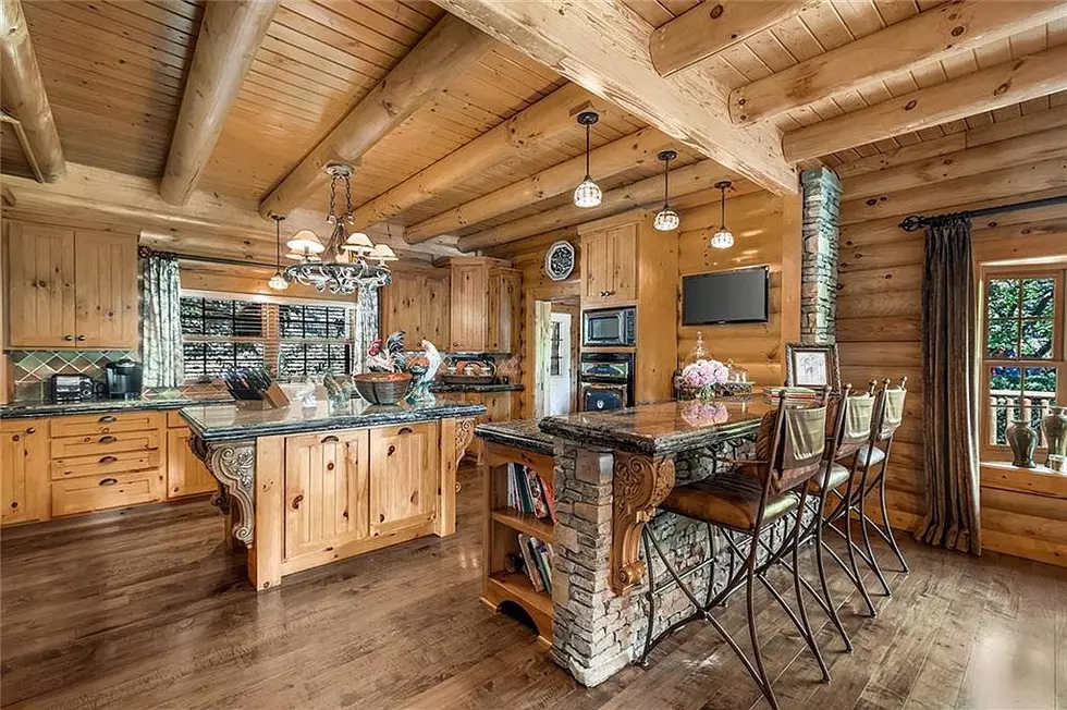 Kara Hinshaw/ Key Associates Signature Realty/Zillow/Canva