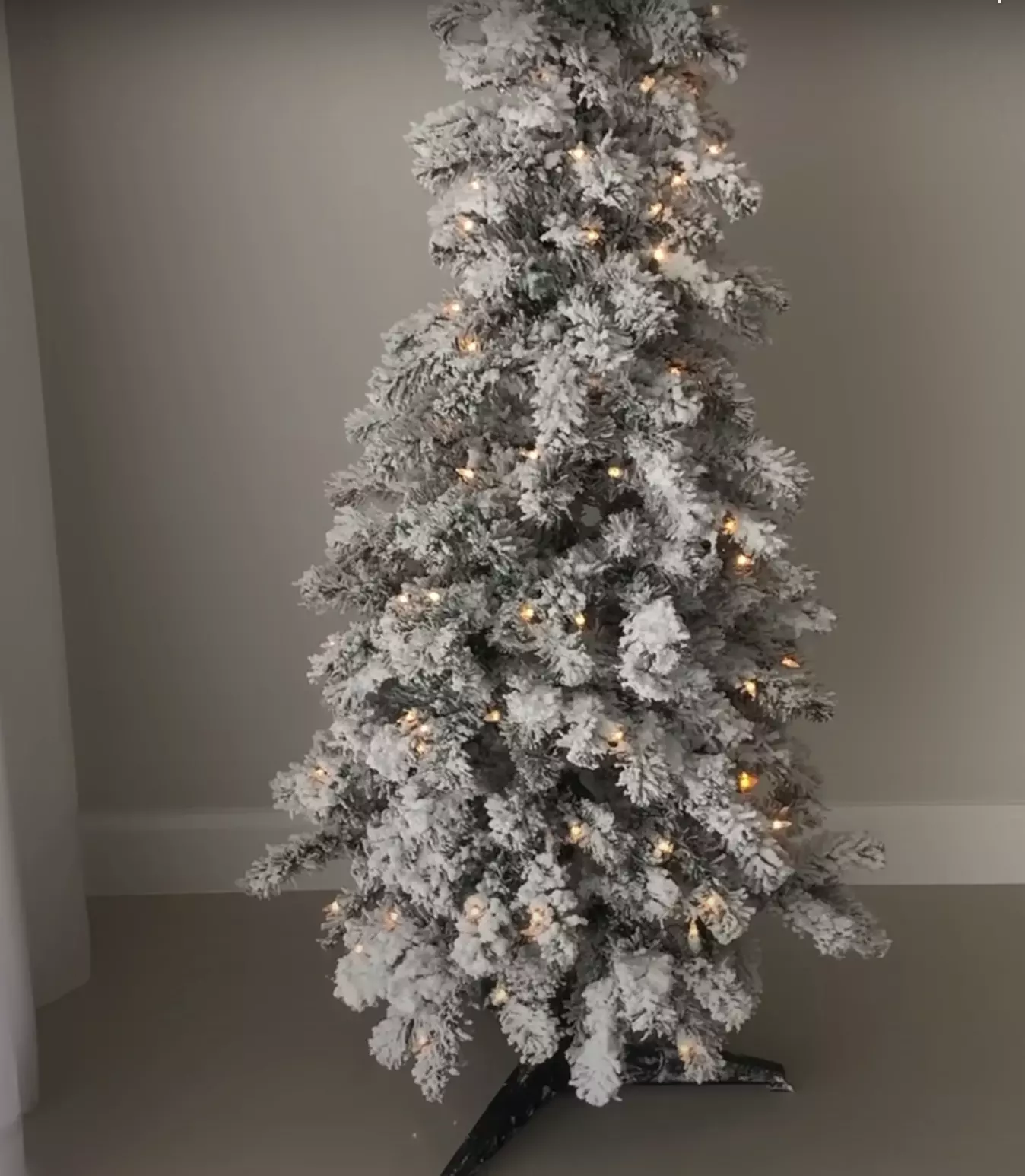 How To Flock A Christmas Tree DIY (the Right Way!) - FancyBloom