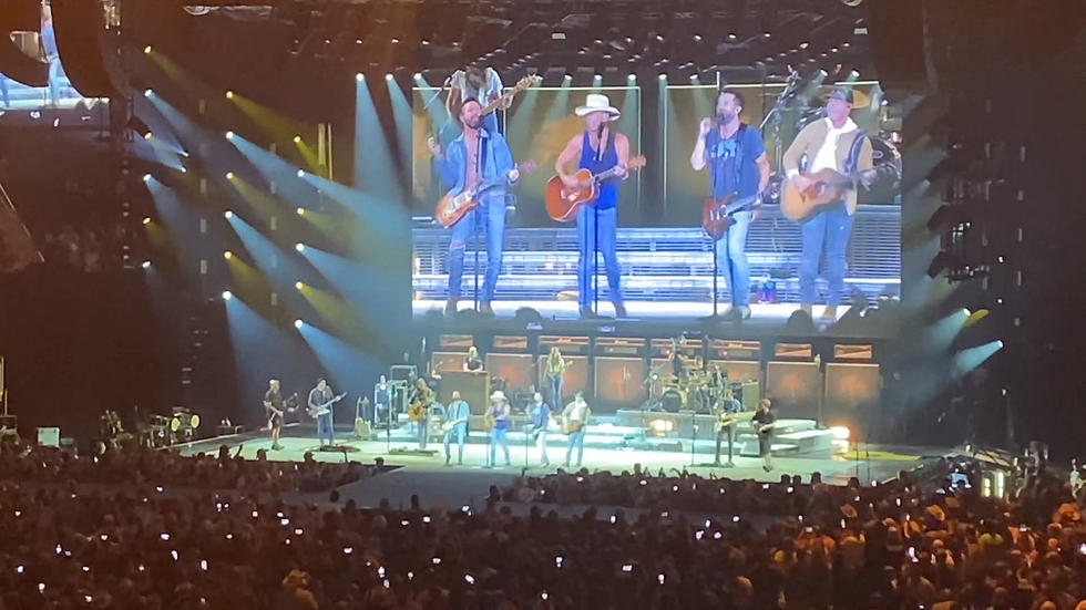 Kenny Chesney Surprised by Old Dominion at Indiana Show, Perform Two Songs [VIDEO]