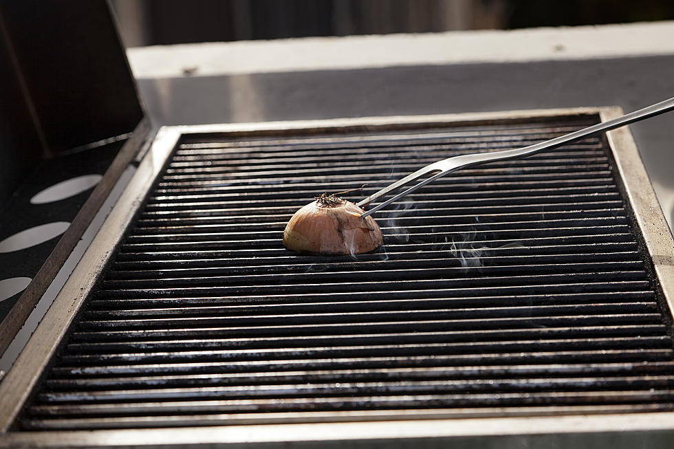 Onions: The Perfect Substitue For Wire Brushes on Your Grill