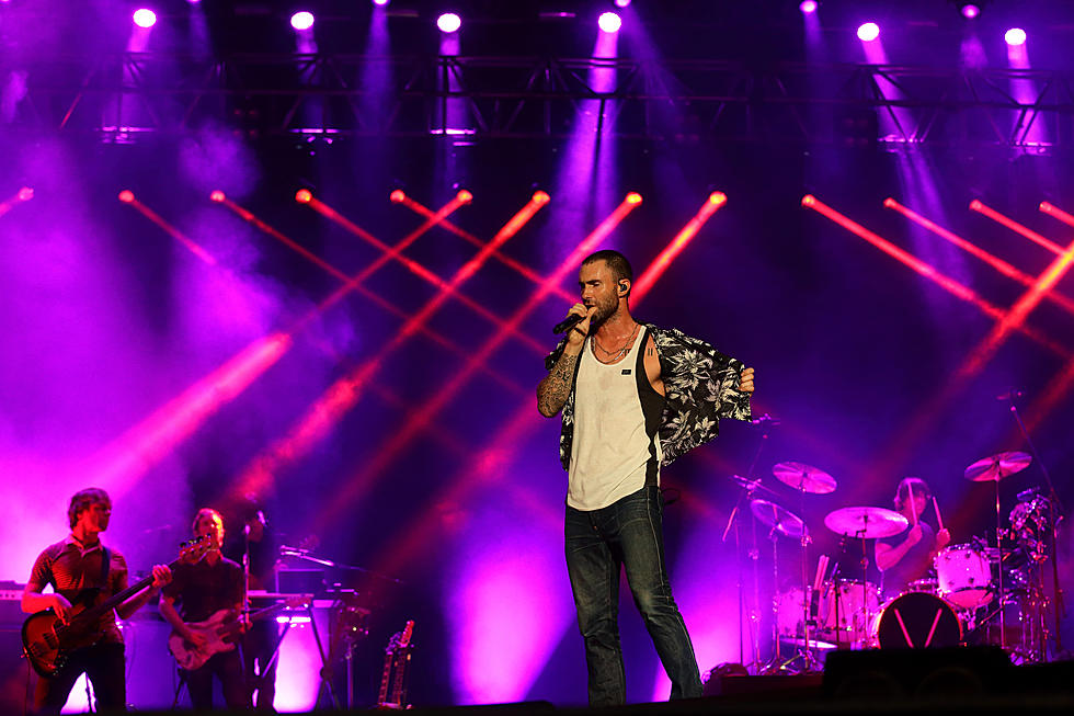 Maroon 5 In Talks To Play Super Bowl 50 Halftime Show