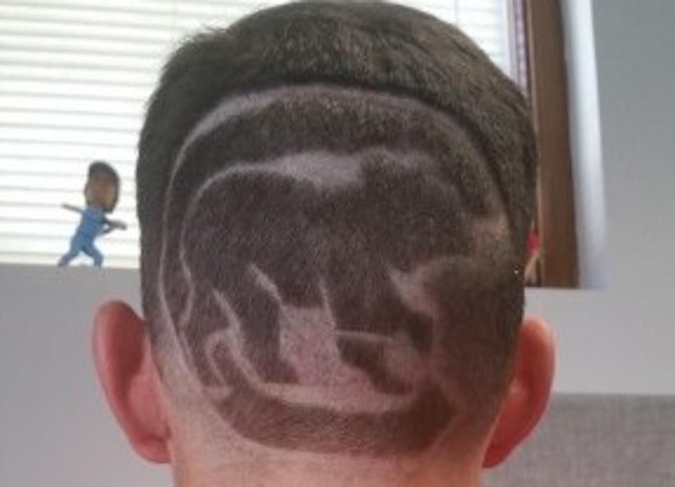 Cardinals Fan Gets Cubs Logo Shaved in His Head [VIDEO]