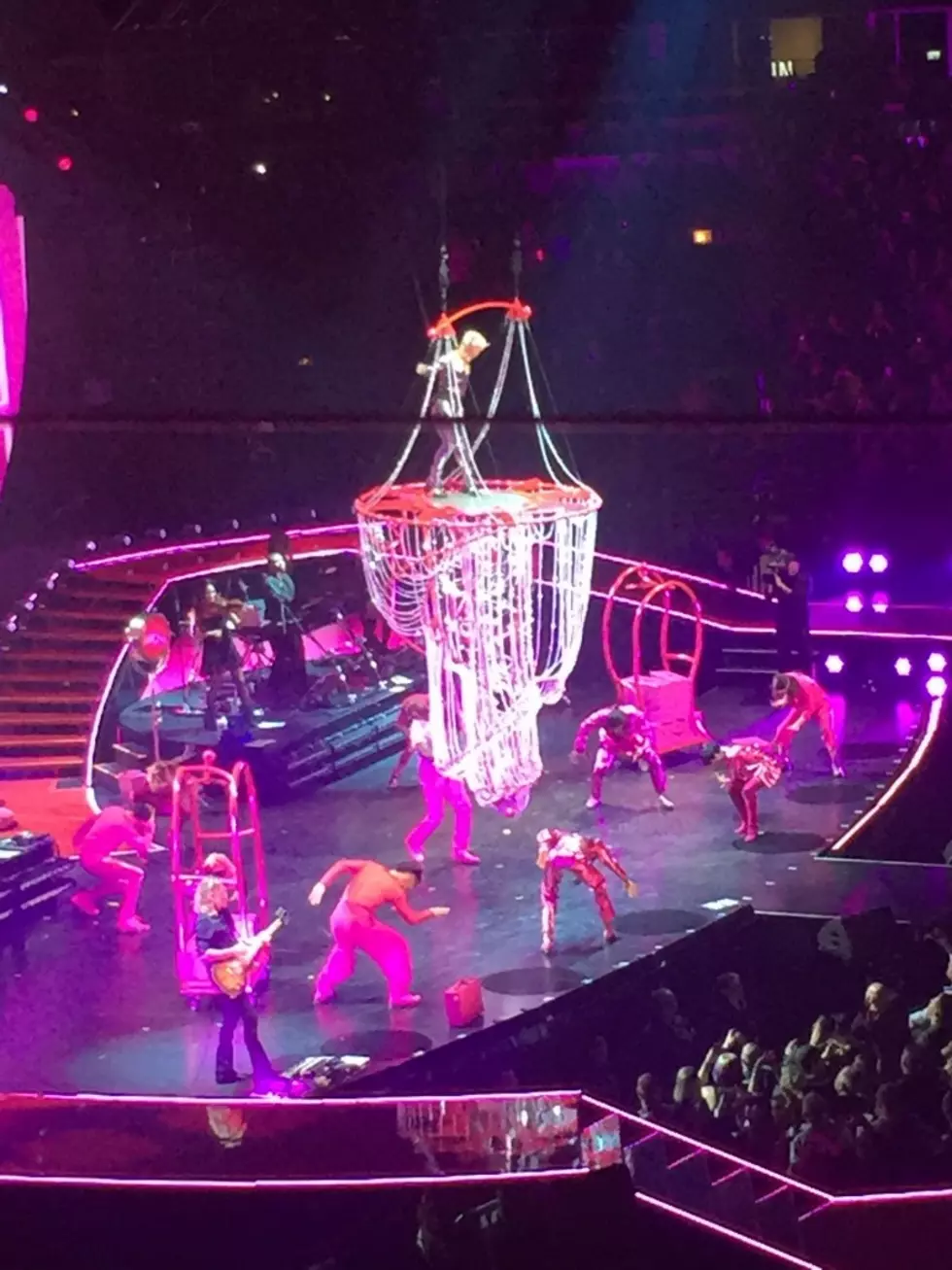 P!nk Flies Around Chicago