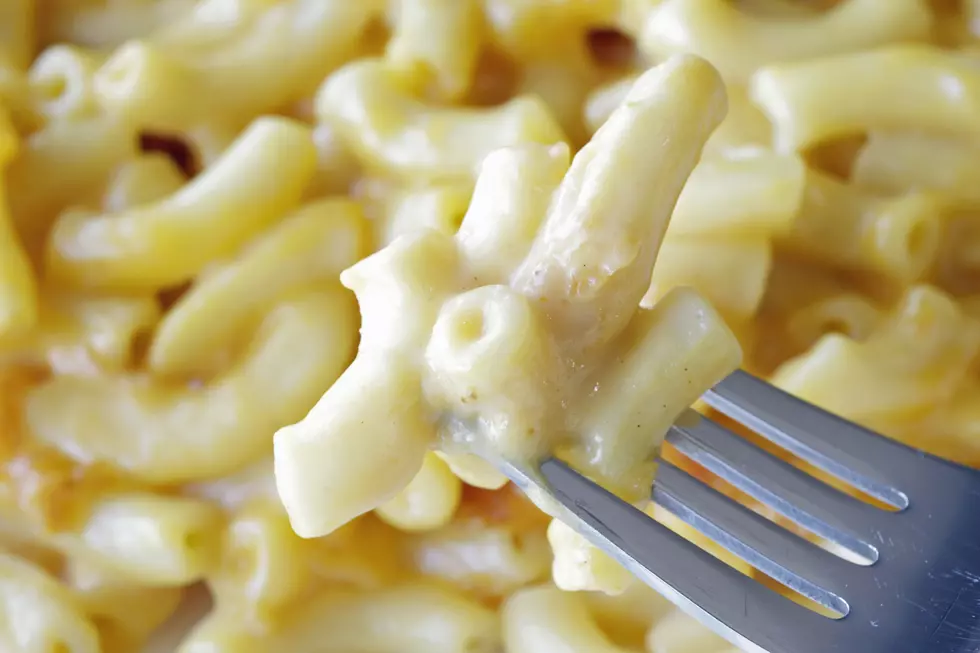 Costco's Tub Of Mac And Cheese Weighs As Much As 22 Basketballs