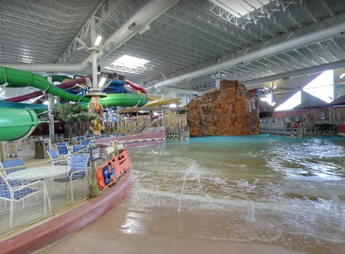 5 Indoor Waterparks in Wisconsin Dells