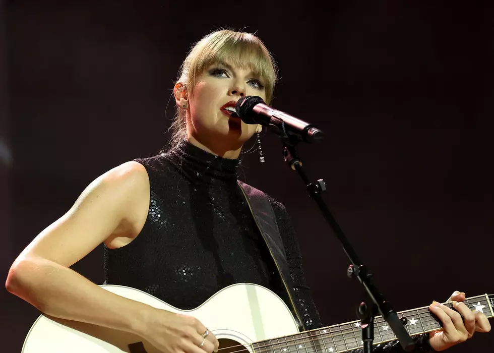 Win Tickets To See Taylor Swift In Chicago With B100!