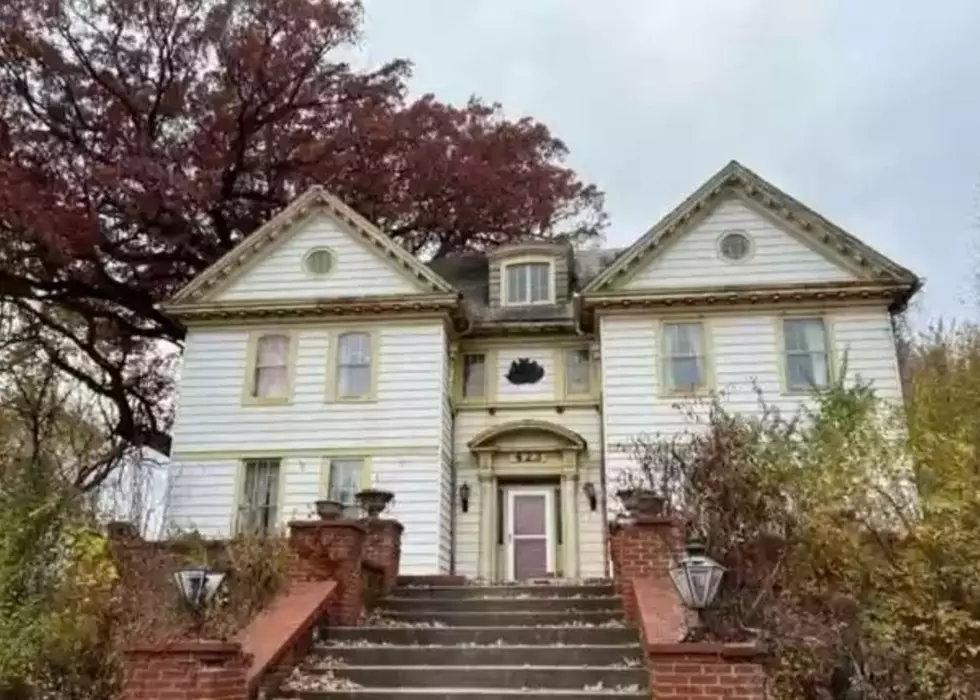 See The Iowa "Bargain Mansion" That's Going Viral On TikTok