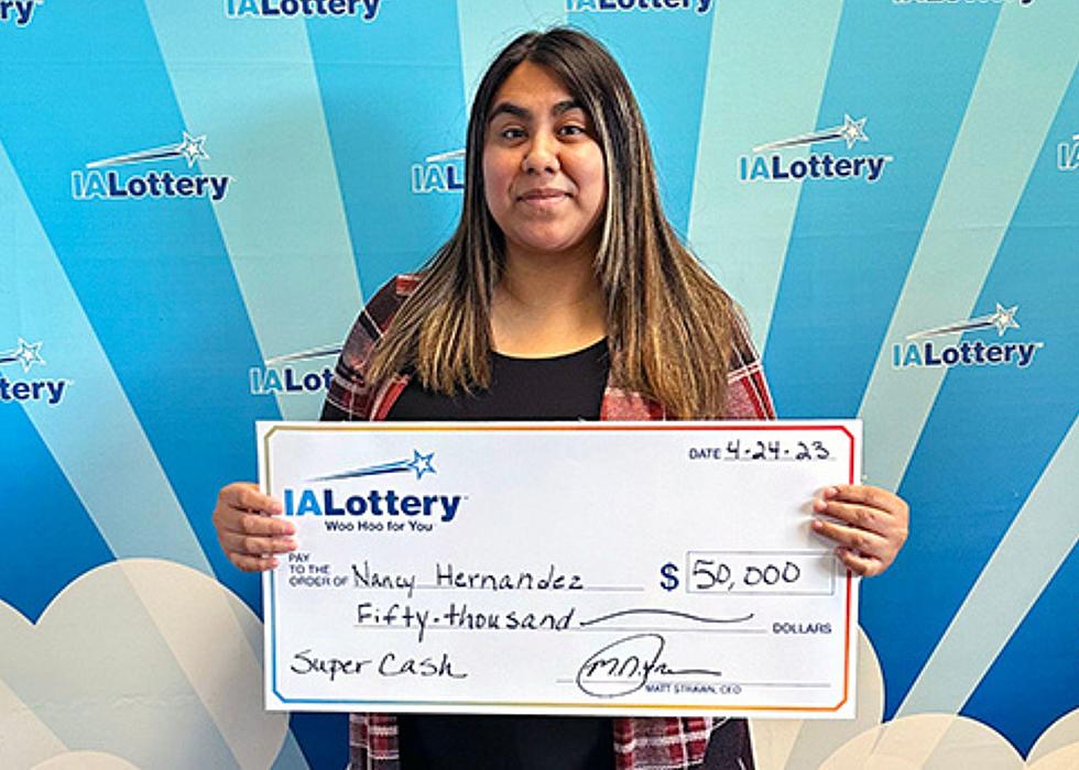 Illinois Woman Wins $50k From Iowa Lottery Ticket