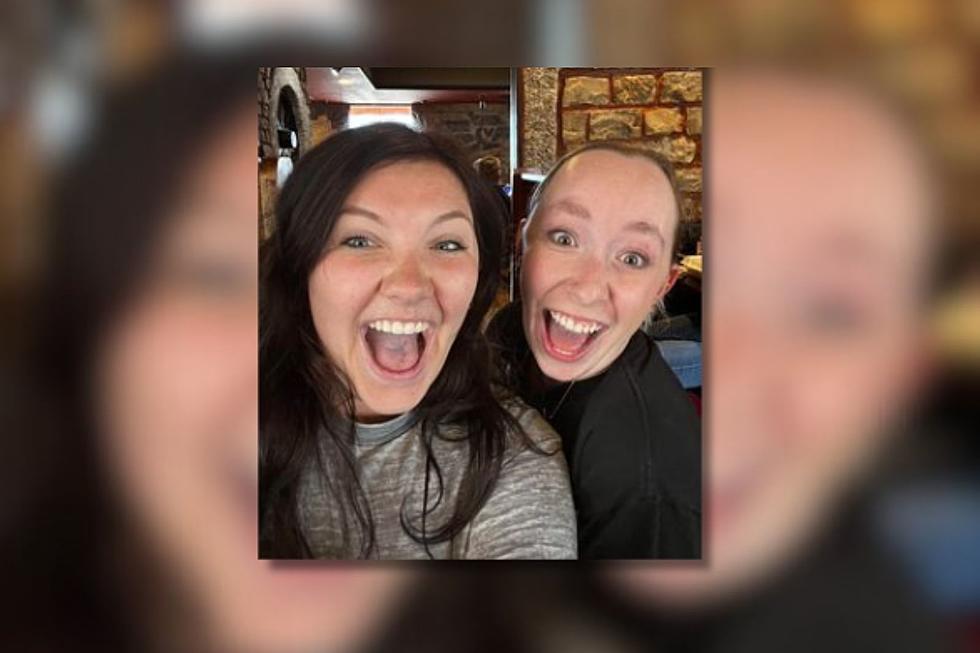 Illinois Besties Win Tickets To See Taylor Swift In Chicago