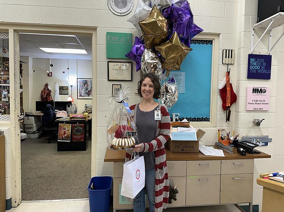 East Moline Teacher Believes In Her Students & Gets Award