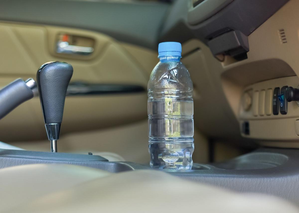Illinois, Take That Water Bottle Out Of Your Car Immediately