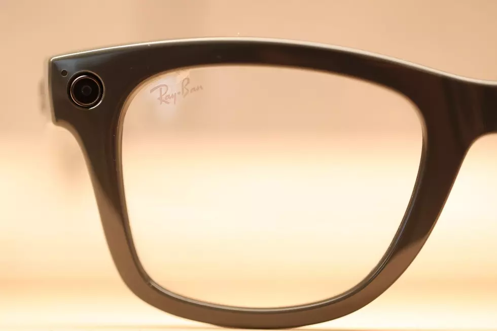 Illinois Might Become The First State To Ban Smart Glasses While Driving