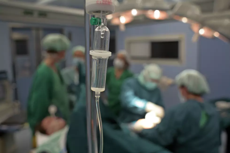 Guy Gets Stabbed in the Head in Mexico, Plays It Cool With Scissors Sticking Out of His Brain