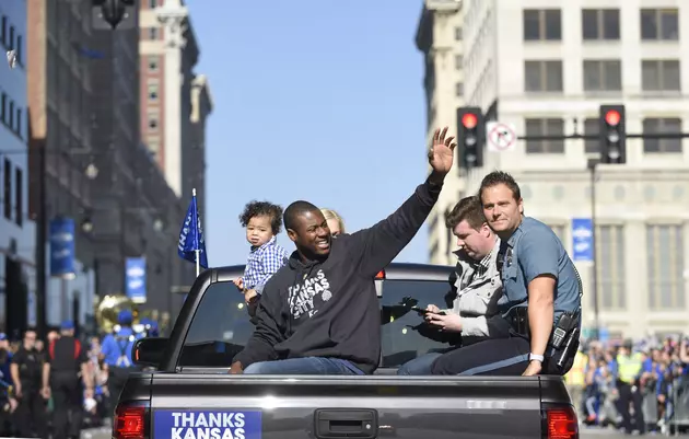 Jonny Gomes Gave the Most Inspiring Bro Speech of All Time at the Royals  Victory Parade
