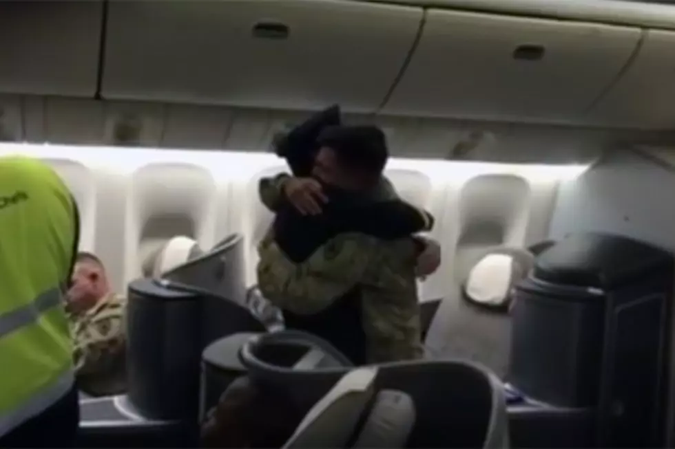 Soldier on Return Flight From Deployment Discovers His Father Is the Pilot