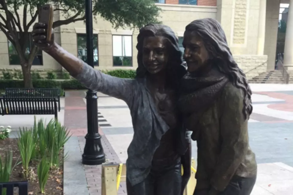 City in Texas Put Up a Statue of Two Girls Taking a Selfie