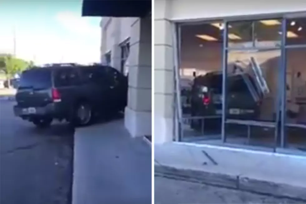 Florida Woman Upset T-Mobile Won&#8217;t Replace Cracked iPhone, Drives Car Through Store