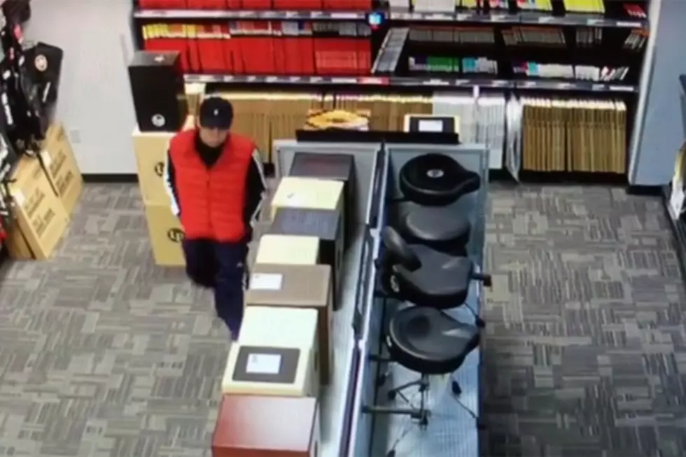 Thief Shoves Guitar in Pants, Walks Out of Store