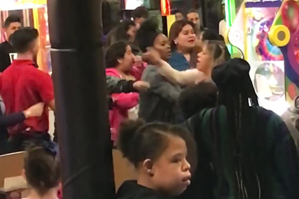 Fighting Breaks Out Between Adults at a Chuck E. Cheese&#8217;s