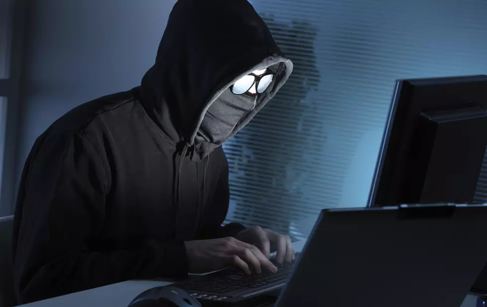 Hacking Into A Scammer's Webcam  This genius hacker took down an