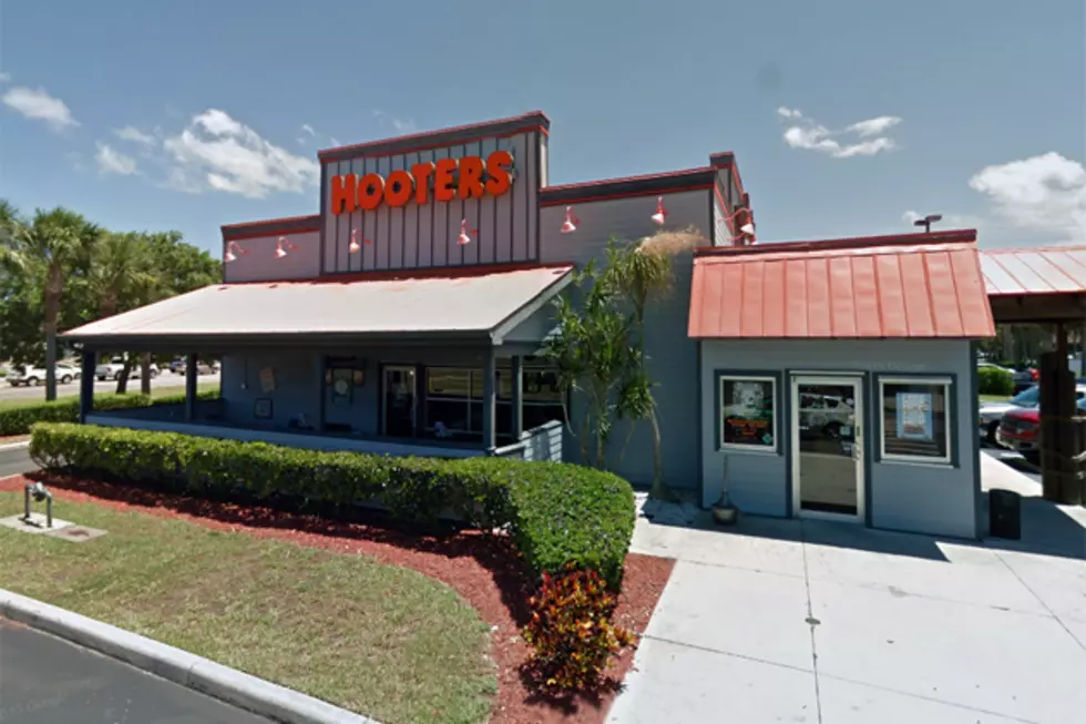 Florida Man Calls 911 to Get a Ride to Hooters