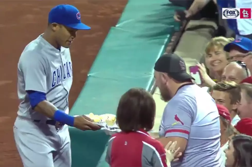 Addison Russell Replaces Cardinals Fan&#8217;s Nachos After Spilling Them