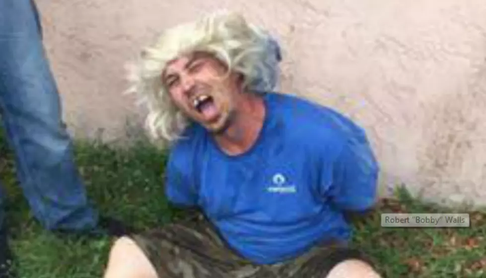 Fugitive Tries to Fool the Cops with a Horrible Blond Wig