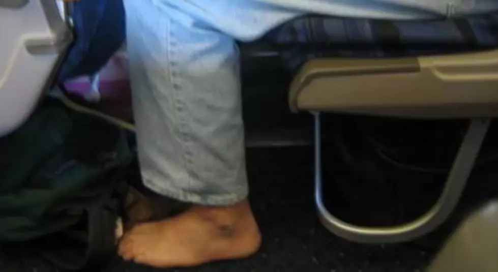 Little Kid on a Plane Calls out a Woman With Stinky Feet