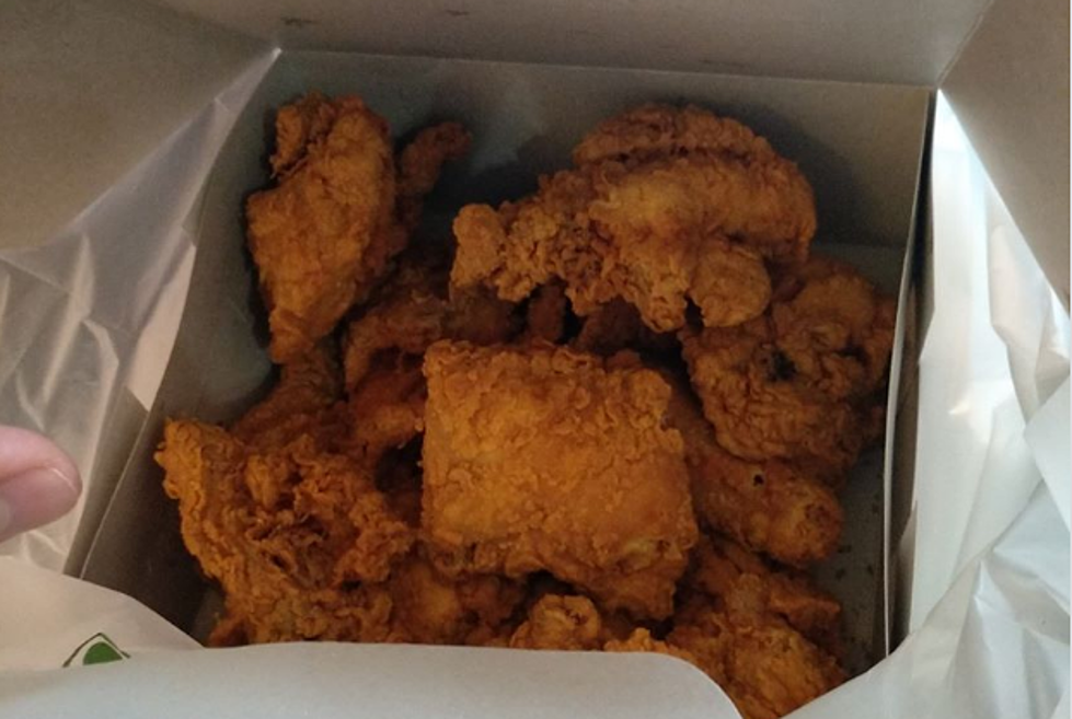 Woman in a Restaurant Line Calls a Guy &#8220;Fat&#8221; so He Buys up All the Fried Chicken so She Can&#8217;t Get Any