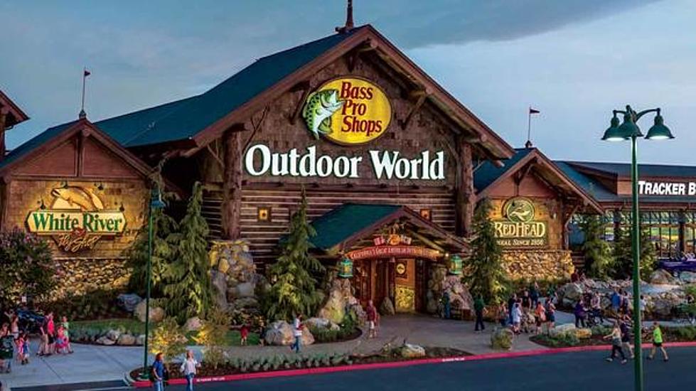 Couple Holds Wedding at Bass Pro Shop