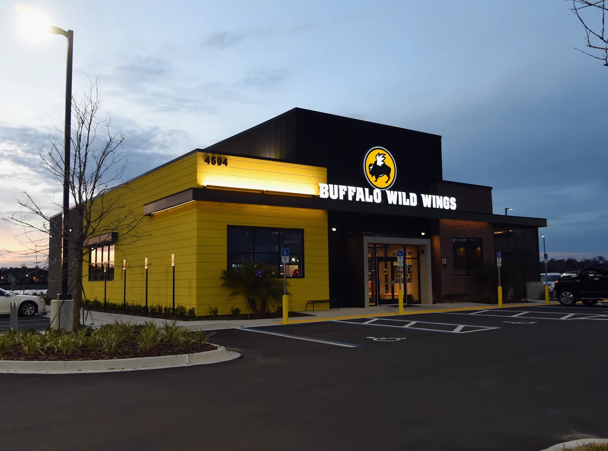 Buffalo Wild Wings Giving Free Wings and Fries For Veterans on Veterans Day