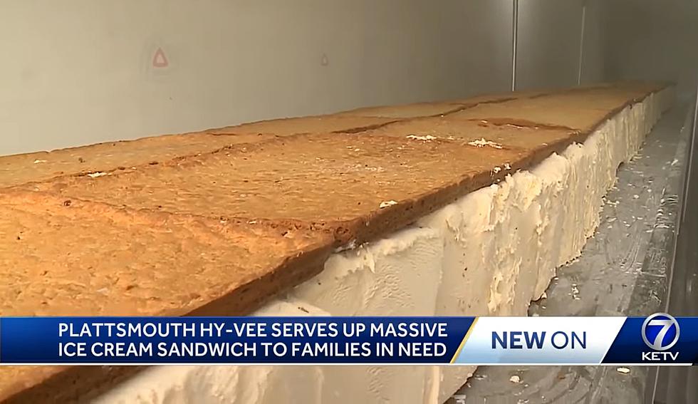 Hy-Vee Made The World’s Largest Ice Cream Sandwich