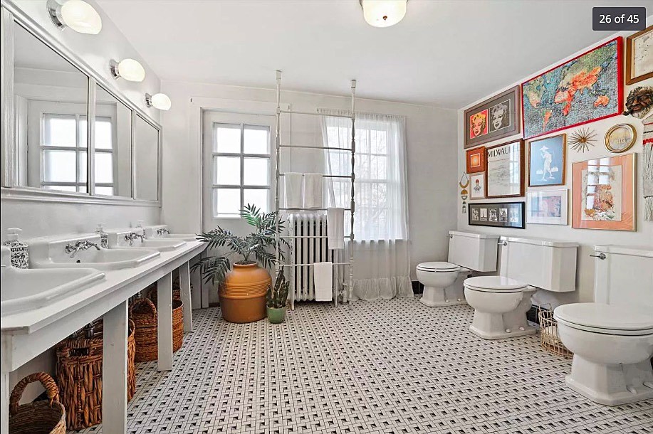 How Would You Like A Bathroom With 4 Toilets? This Zillow House H