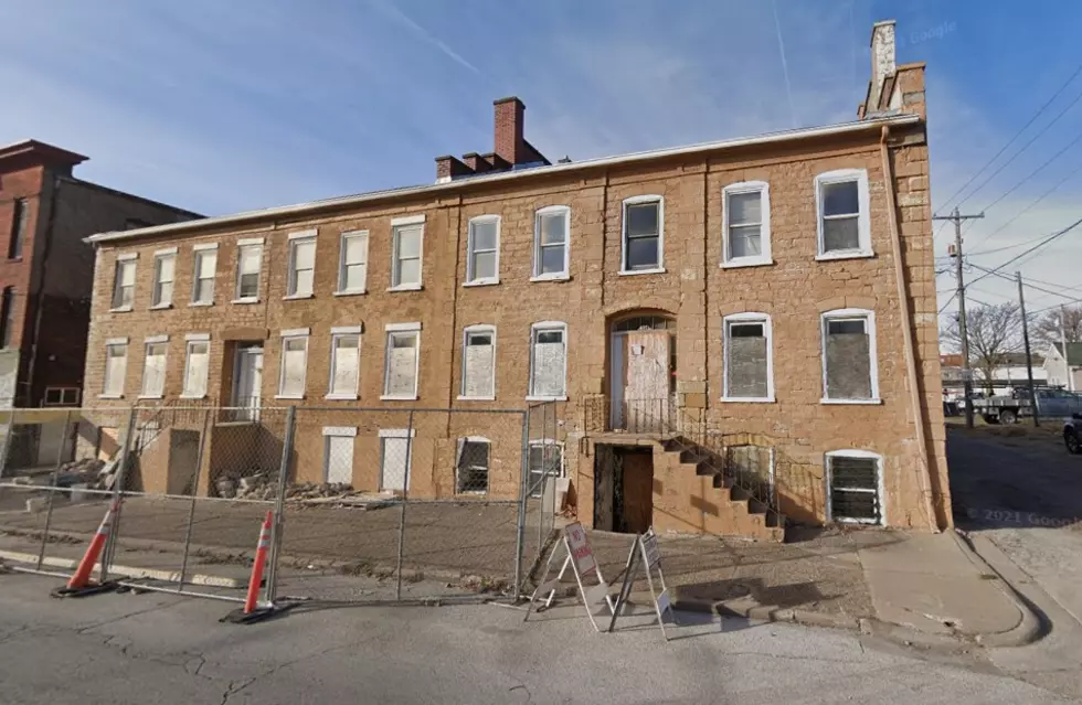 PHOTOS: Inside Davenport’s Oldest Apartment Building – Pre-Facelift