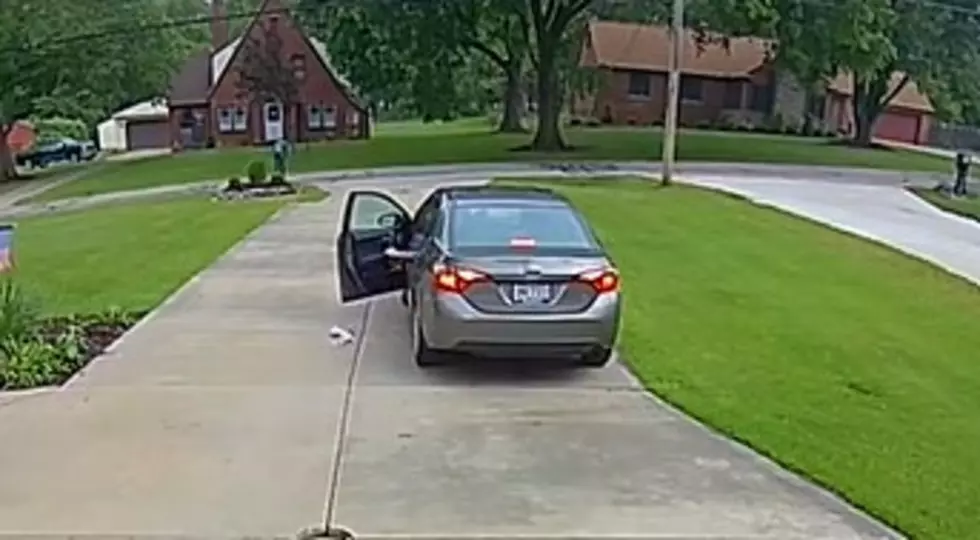 Jimmy John&#8217;s Delivery Driver Leaves Sandwich in Middle of Driveway
