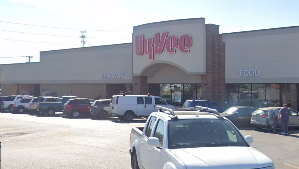 Davenport’s West End Hy-Vee Temporarily Closed For “Unforeseen Circumstances”