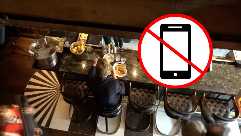 Strict Rule At New Fort Worth Restaurant: No Cell Phones Allowed