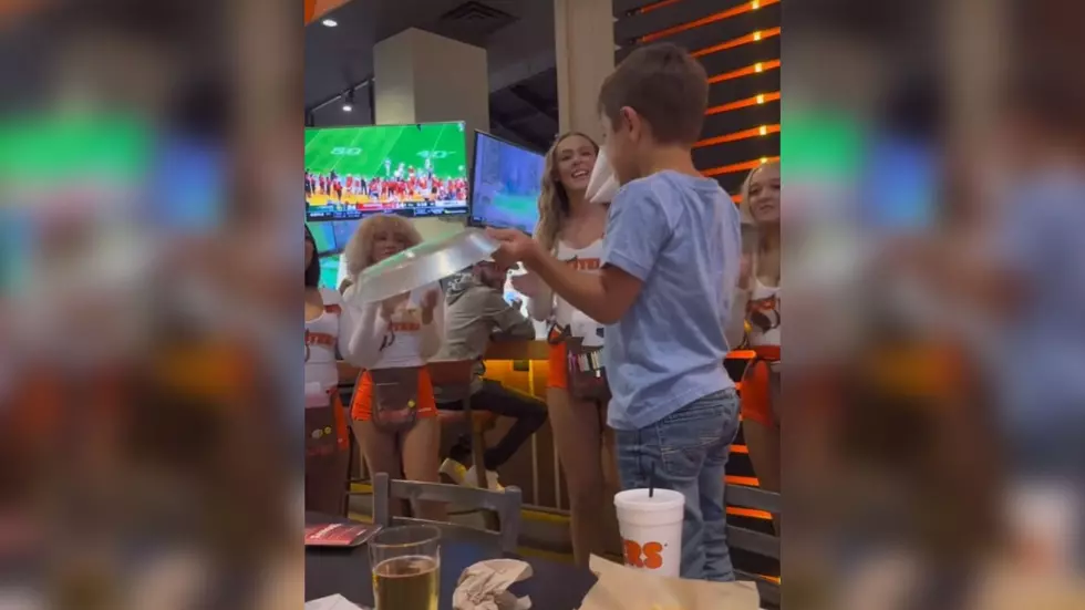 Mom Railed By The Internet For Taking 5-Year-Old To Hooters For His Birthday