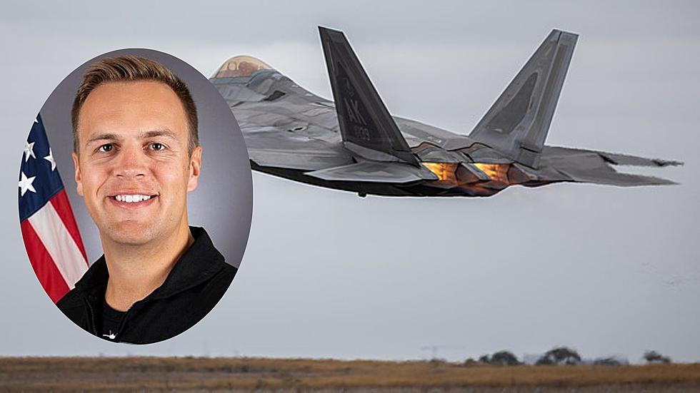 F-22 Raptor In QC Airshow Flown By Davenport Native