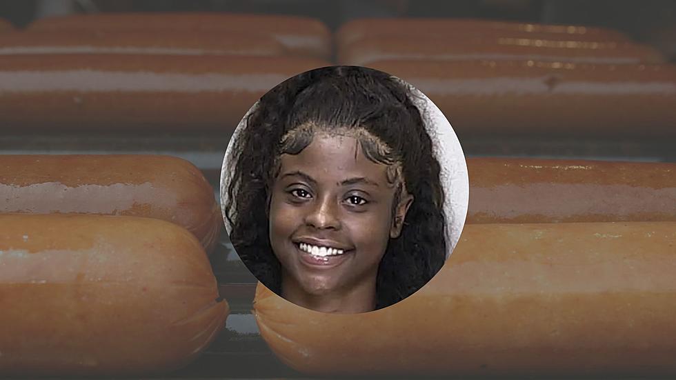 Florida Woman Hurls Sausage at Cashier During Argument