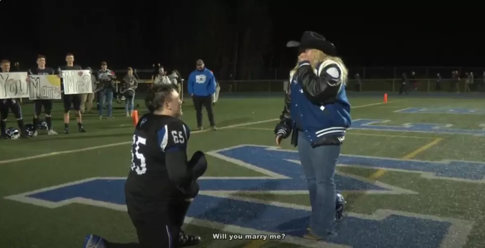 Palmer lineman proposes to girlfriend after Senior Night win (Alaska's News Source)