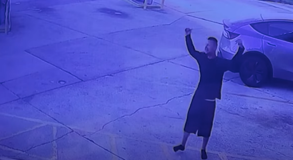 Florida Man Returns Stolen Car After Discovering Baby Inside