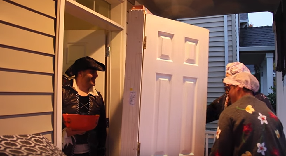 Reverse Trick-or-Treaters Do The Giving