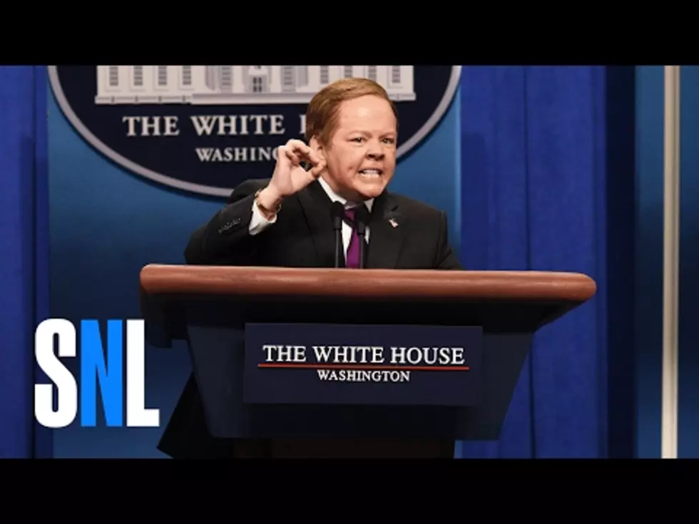 Watch Melissa McCarthy Open SNL As Press Secretary Sean Spicer