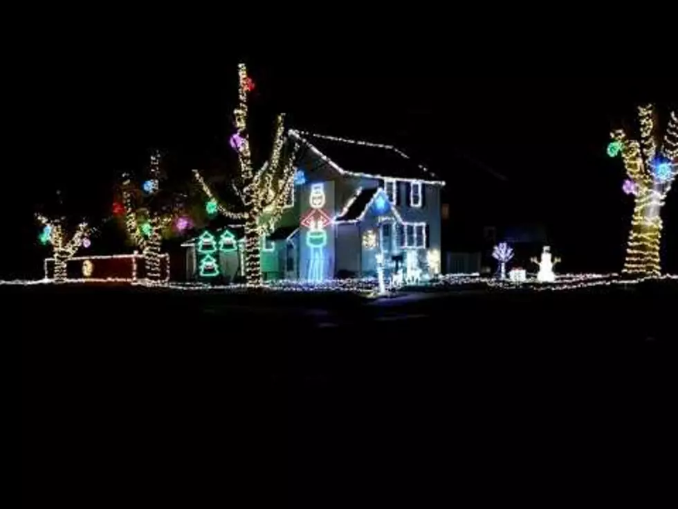 Drone Catches Entire Neighborhood Syncing Their Christmas Lights