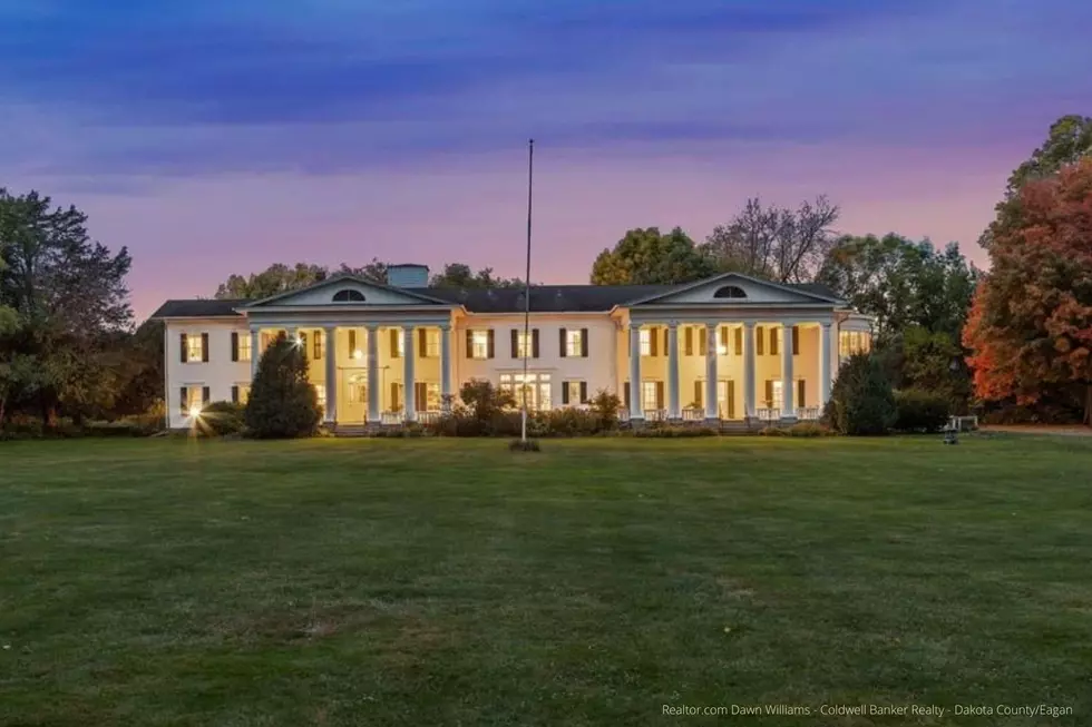 Minnesota&#8217;s &#8216;White House&#8217; Mansion For Sale for $1.95 Million (Photos)