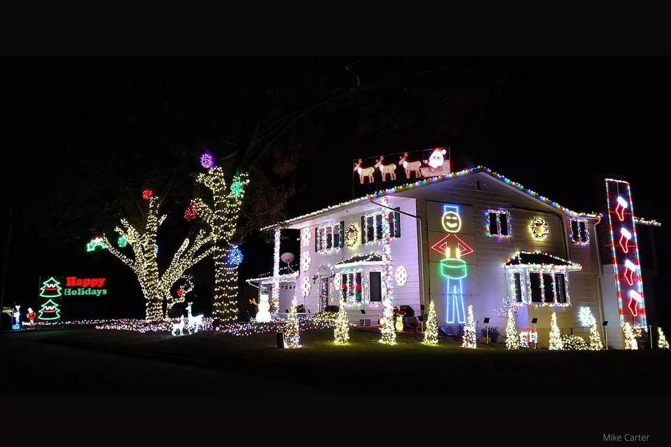 The Most Magical Christmas Light Show Is Just 60 Minutes From Rochester