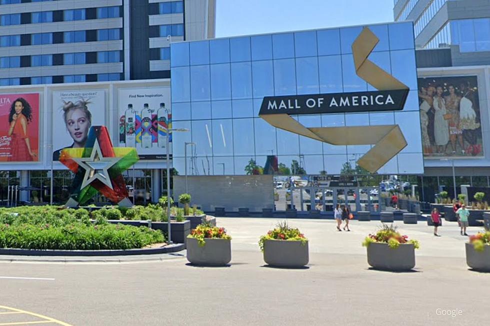 Man With Rifle Arrested at Mall of America